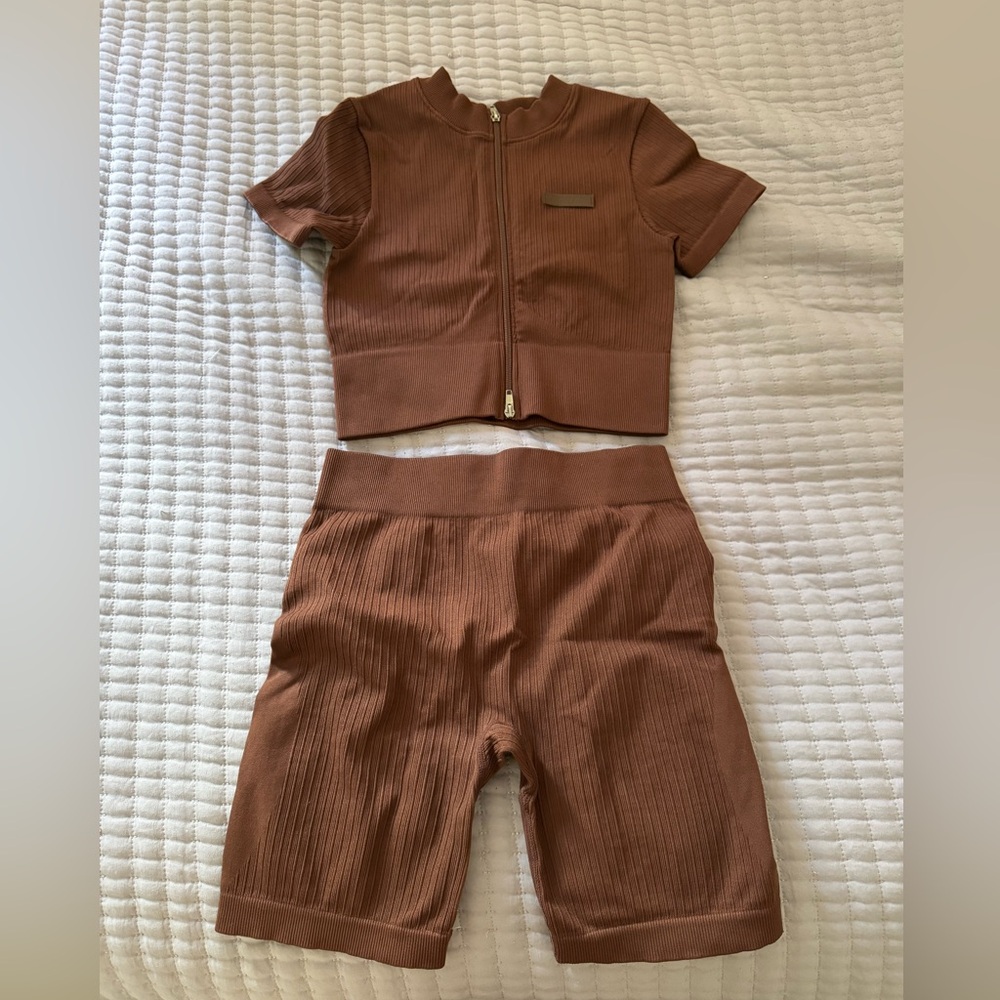 Bo + Tee gym set